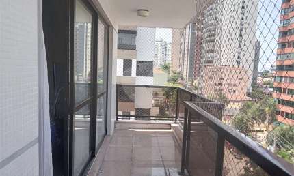 Apartamento mobiliado para locação com 3 suítes e 3 vagas.