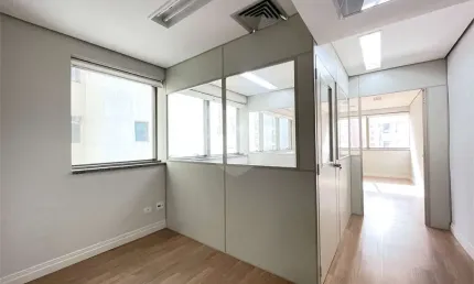 Sala comercial para alugar na Rua Artur de Azevedo, Jardim América, São Paulo