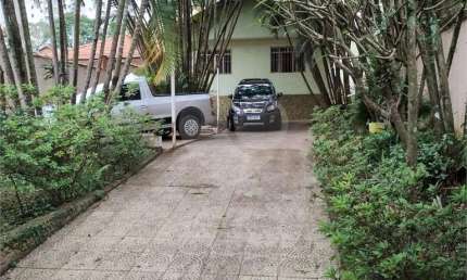 Casa Sobrado para venda com 200m²  6 dormitórios 6 banheiros 6 vagas no Jaraguá.