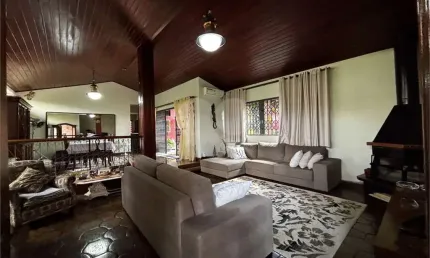 Sobrado com 762 m² de terreno  com 4 dormitórios e 4 vagas em Santana