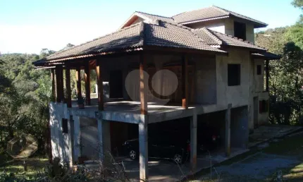 SOBRADO A VENDA NA SERRA DA CANTAREIRA - 2.176 M2 DE TERRENO E 920 M2 DE ÁREA ÚTIL