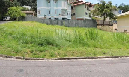 Terreno no Condomínio Jardim Itatinga - para sua residência de Alto Padrão.