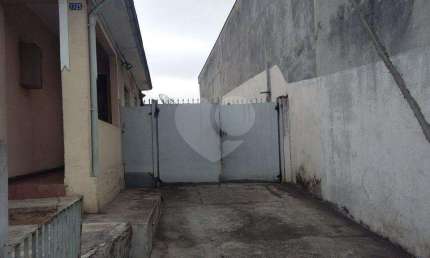CASA COM 4 MORADIAS A VENDA NA AV. IMIRIM - TOTAL DE 7 DORMS E 8 VAGAS DE GARAGEM