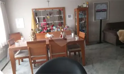 Belíssimo sobrado com 3 pavimentos , vale a pena conhecer