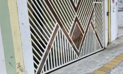 Sub Solo de garagem para instalação de empresas de serviços, ou profissionais de saúde.