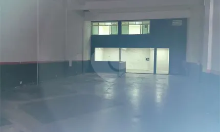 Excelente ponto comercial em ótima localização, na Av Água Fria