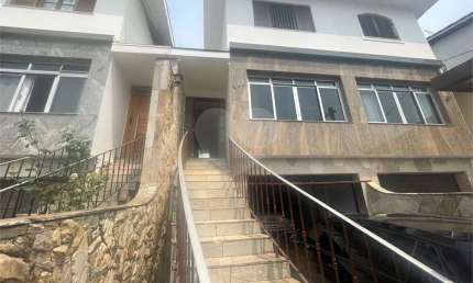 Sobrado Jardim Temembé/Vila Arnoni, 03 dormitórios, 1 suíte.