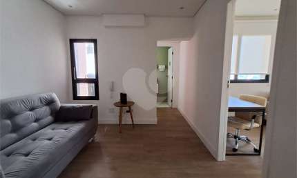 Sala Comercial de 41m² com 2 salas, 1 recepção, copa, 1 banheiro e 1 vaga Perdizes