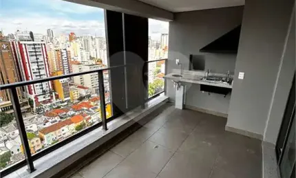 Apartamento novo com  três dormitórios em Pinheiros