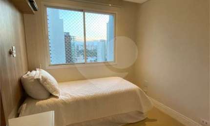 Apartamento com 3 quartos à venda na Rua Guarará, 538, Jardim Paulista, São Paulo