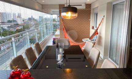 Apartamento com 3 suítes e 2 vagas na Barra Funda - Zona Oeste - SP