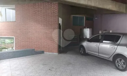 Vende - se Casa Alto Padrão Palmas do Tremembe 284m²