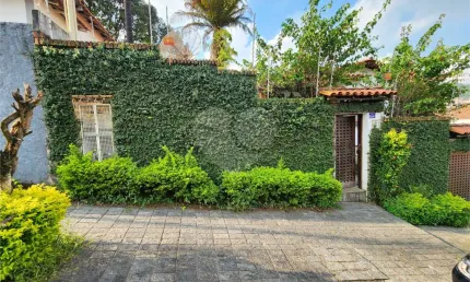 Casa térrea no Jardim Virgínia Bianca  Zona Norte 2 dormitórios, sendo 1 suíte com closet.