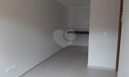 Apartamento com 37m2, 2 quartos, banheiro, sala, cozinha, quintal, sem vaga de garagem