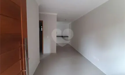 Apartamento com 37m2, 2 quartos, banheiro, sala, cozinha, quintal e  1 vaga de garagem