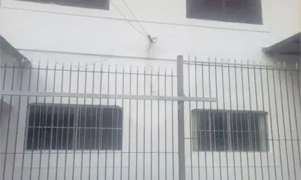 Sobrado em rua fechada ! Muito espaço com segurança !