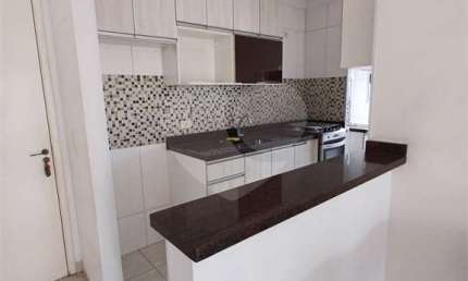 Alugue seu novo lar: Apartamento de 50 m² com 2 dormitórios, cozinha americana, sala e banheiro com