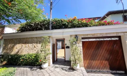 VENDA - Casa Alto Padrão em Condomínio Jardim França | 470m² | 4 Dormitórios |  Piscina | Maravilhosa