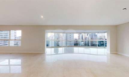 324,60 m² de área útil,  2 suítes , 6 vagas ,deposito, gerador 100% do prédio,  Moema