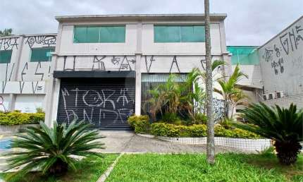 Excelente Prédio comercial No Inicio da Avenida Zumkeller.