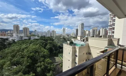 Luxuoso apartamento, raridade! 4 suítes máster, amplo living com lareira e bar, sala de jantar, apartamento todo avarandado, 5 vagas em Santana! Altíssimo padrão.