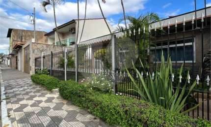 Casa Vila Maria terrea com quatro quartos todos sendo suites e oito vagas