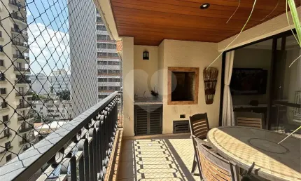 Apartamento com 126m² com 03 suítes e 03 vagas de garagem fixas.