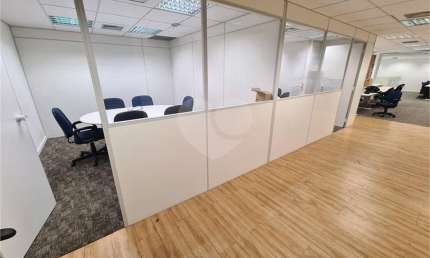 Casa comercial para alugar na Rua Boa Vista, 356, Centro, São Paulo