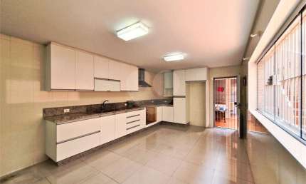VENDA - Sobrado com 144m² | 3 dormitórios (1 suíte) | 2 vagas | Terraço Amplo e Pronto para Morar no Jardim Guança