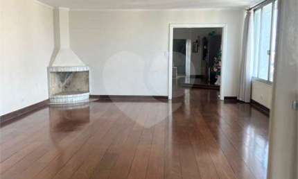 Cobertura penthouse com 486 m², 5 dormitórios e 2 vagas em ótima localização