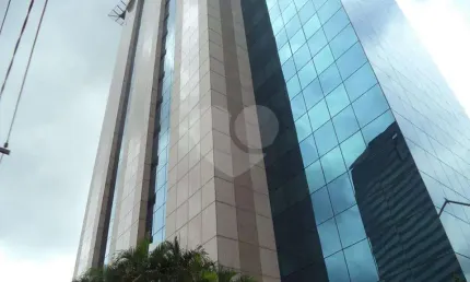 Sala comercial para alugar na Avenida Eusébio Matoso, Butantã, São Paulo