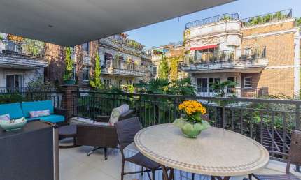APARTAMENTO À VENDA COM 213M2 - 4 QUARTOS - 4 VAGAS EM ALTO DE PINHEIROS.