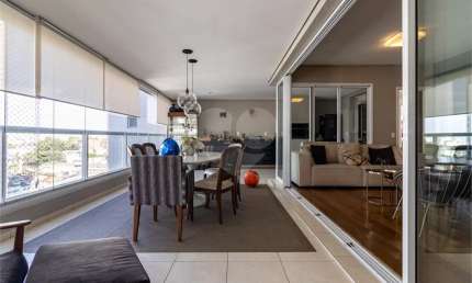 Apartamento com 3 quartos para alugar na Rua Mário Whately, 280, Alto da Lapa, São Paulo