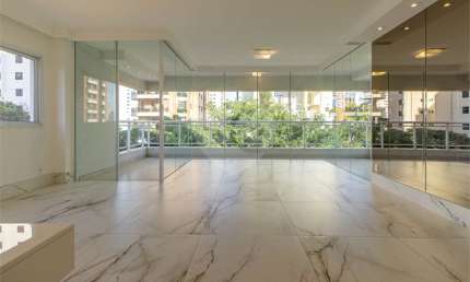 Apartamento com 4 quartos para alugar na Rua Silva Correia, 168, Vila Nova Conceição, São Paulo