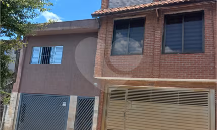 Prédio gerando renda, em Osasco, no bairro Veloso, com 8 kitnets, 250m², 2 vagas
