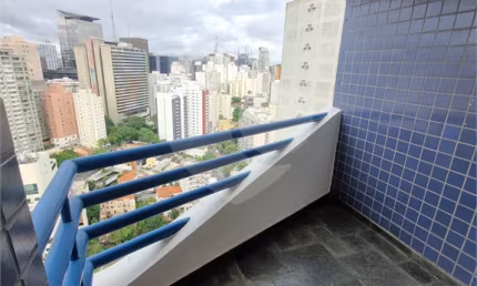 Apartamento com 3 quartos à venda na Alameda Joaquim Eugênio de Lima, 70, Jardim Paulista, São Paulo