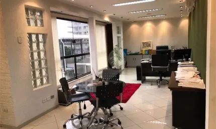 Casa com 13 quartos à venda na Rua Airosa Galvão, 151, Água Branca, São Paulo