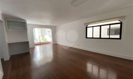 Apartamento à venda com 4 quartos 3 suítes 5 banheiros 3 vagas na Vila Madalena