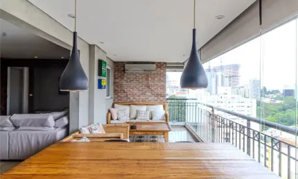 Apartamento com 3 quartos para alugar na Rua Alves Guimarães, 855, Pinheiros, São Paulo