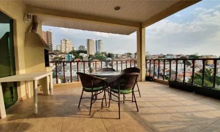 Casa à Venda no Jardim França com 7 Dormitórios e Lazer