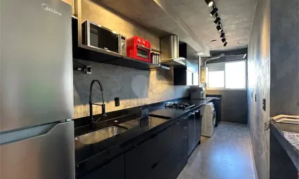 Apartamento Moderno com Suíte e Varanda ao Lado do Metrô Tucuruvi