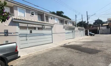 Sobrado novo com espaço gourmet e fácil acesso ao metrô tucuruvi