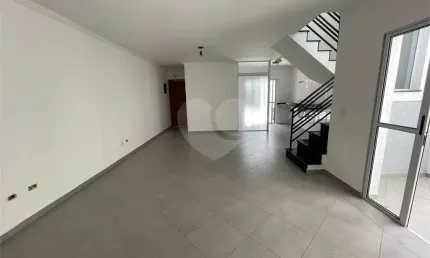 Sobrado seminovo na Vila Guilherme – 2 suítes, 2 vagas e excelente localização
