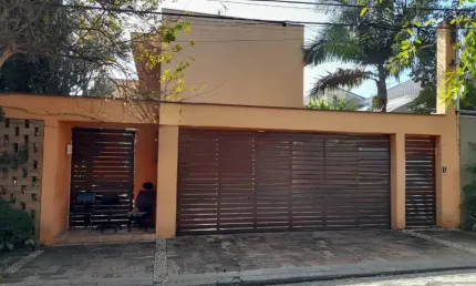 Sobrado - Alto de Pinheiros - 3 Quartos - 4 Vagas - Venda - 300m²