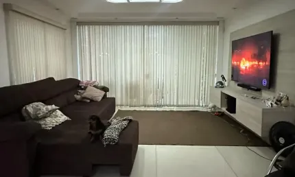 Sobrado 300m² com 3 Suítes, Piscina e Espaço Gourmet – 5 Vagas