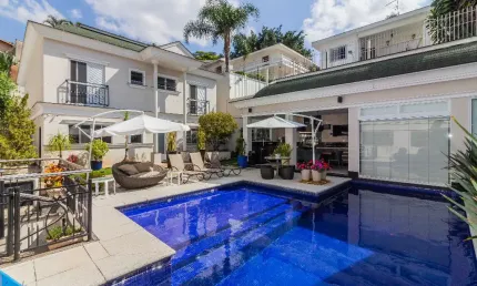 Casa em condomínio 4 suites, piscina privativa no Jardim Floresta - SP
