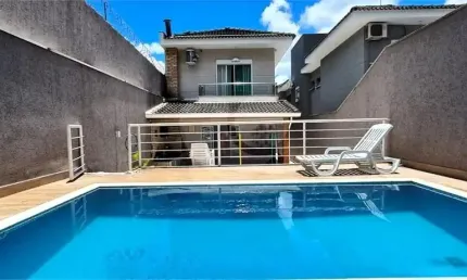 Lindo sobrado no Horto, 3 suítes, piscina com área gourmet, 4 vagas de garagem