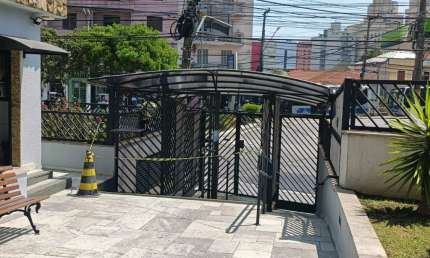 Ótimo apartamento com 3 quartos, uma suíte, 3 banheiros, 2 vagas de garagem.