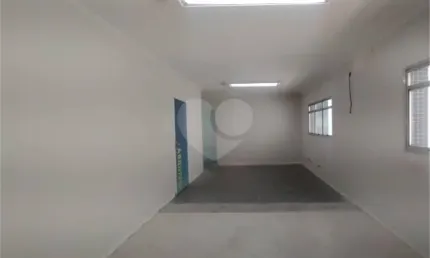 Prédio com 21 salas para alugar na Rua Maria Cândida, Carandiru, São Paulo