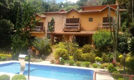 Espetacular Casa em Condomínio à venda Aceita 70% em Permuta!! A Casa  tem 550 m² quadrados  1.450 metros de terreno com 4 suítes 8 vagas  na  Serra da Cantareira - Mairiporã - SP....